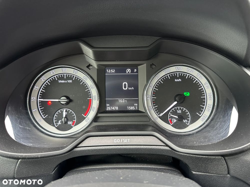 Skoda Octavia 2.0 TDI Ambition DSG - 8
