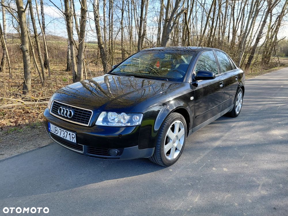 Audi A4 Limousine - 1