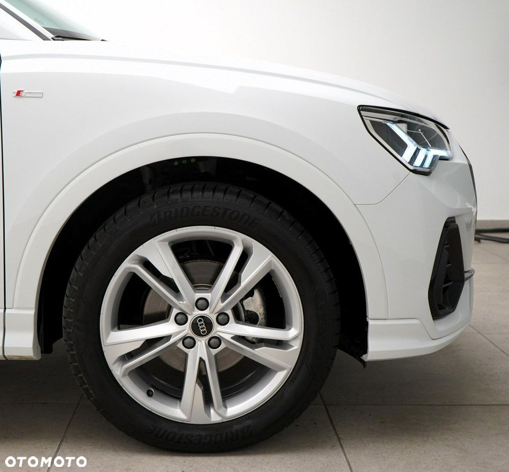 Audi Q3 Sportback - 11