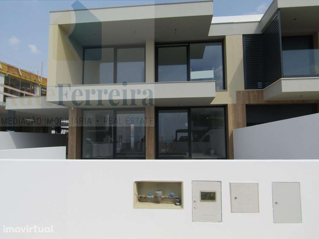Moradia T4 Nova na Ericeira com Piscina!!!! - Grande imagem: 3/32