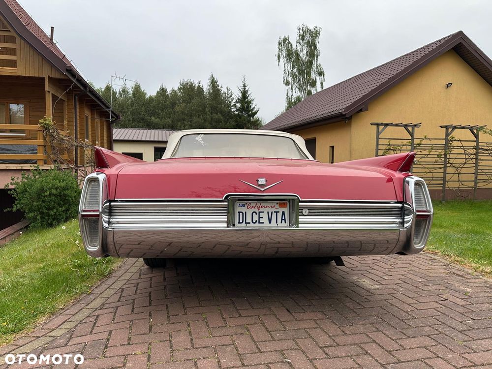 Cadillac Deville - 5