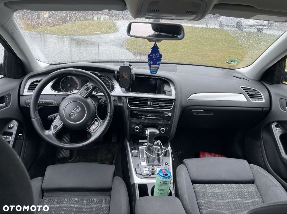 Audi A4 Limousine - 4