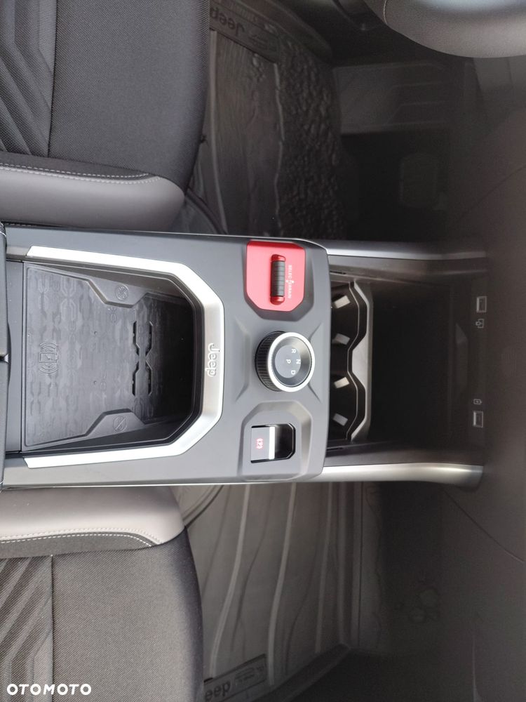 Jeep Compass - 25
