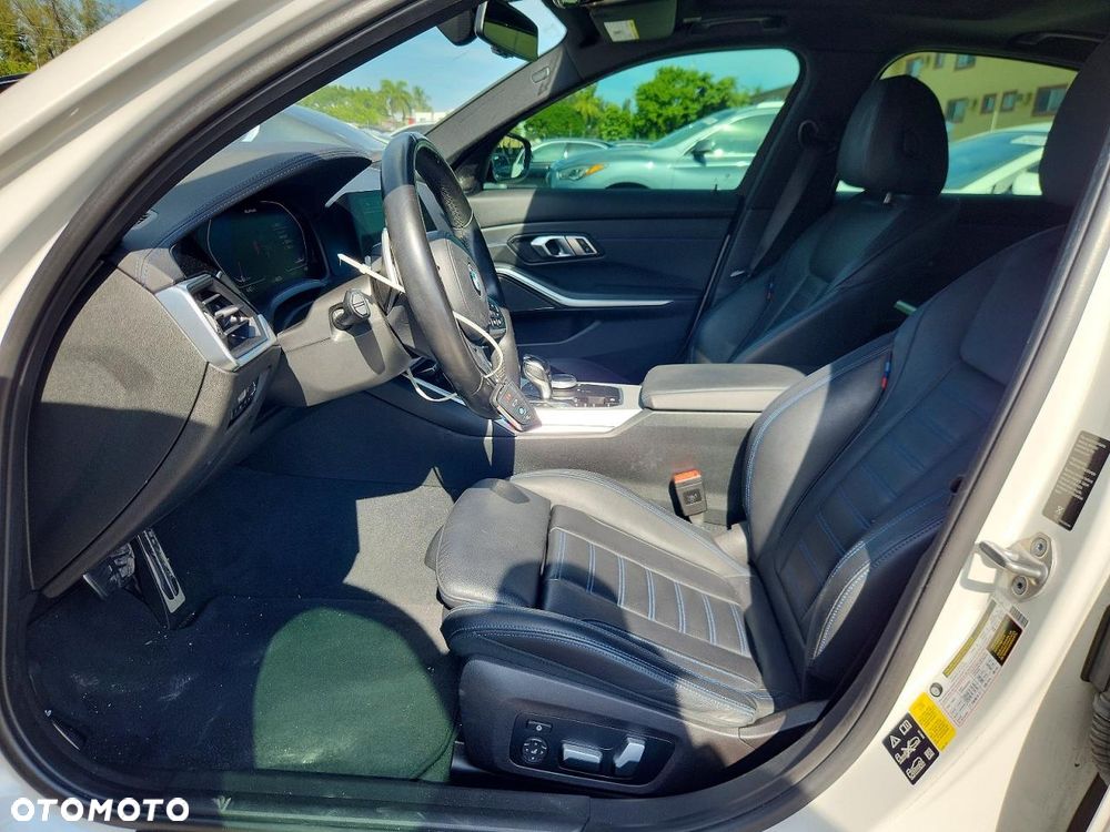 BMW Seria 3 330i xDrive - 7