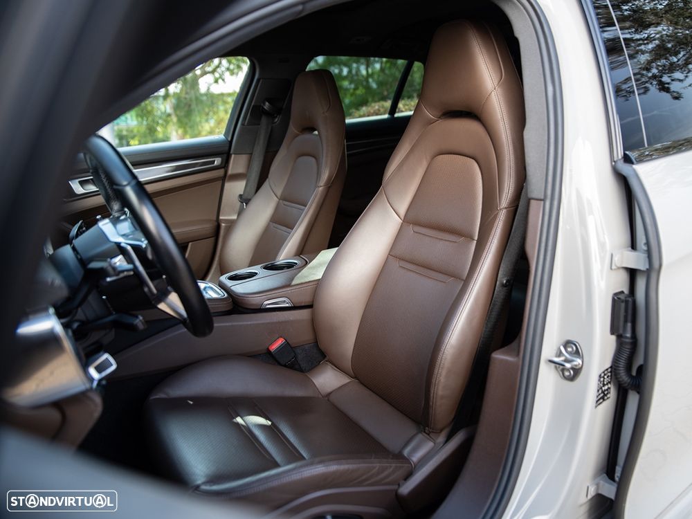 Porsche Panamera Sport Turismo 4 E-Hybrid - 4
