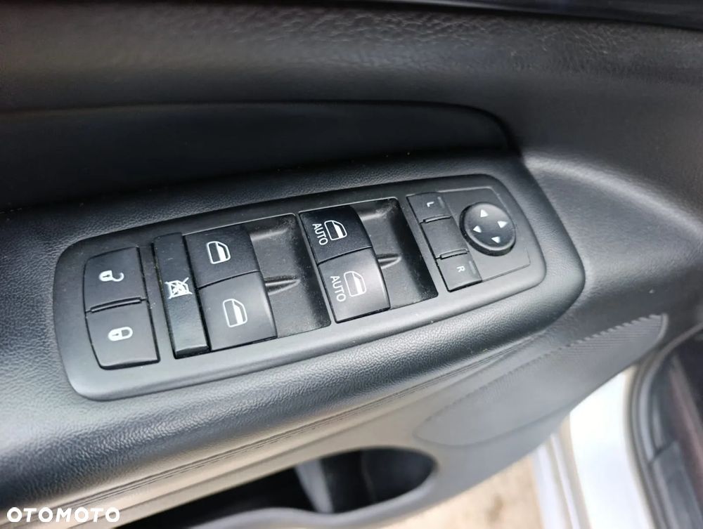 Jeep Grand Cherokee 3.6 V6 Laredo - 28