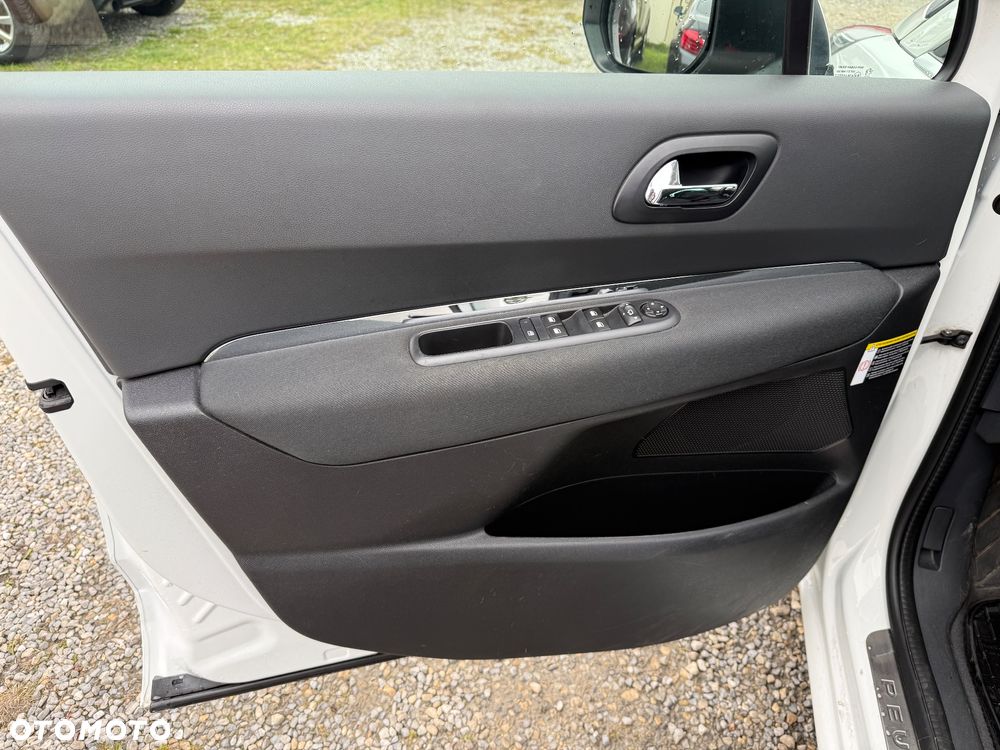 Peugeot 5008 1.6 BlueHDi Style 7os - 16