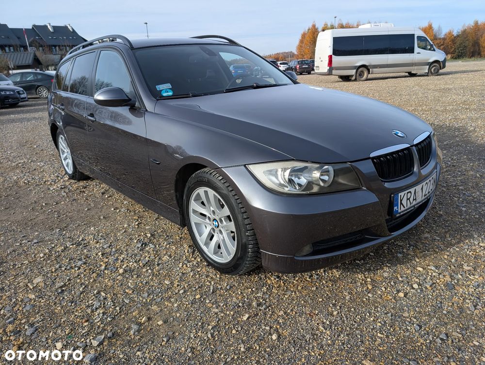 BMW Seria 3 318d - 17