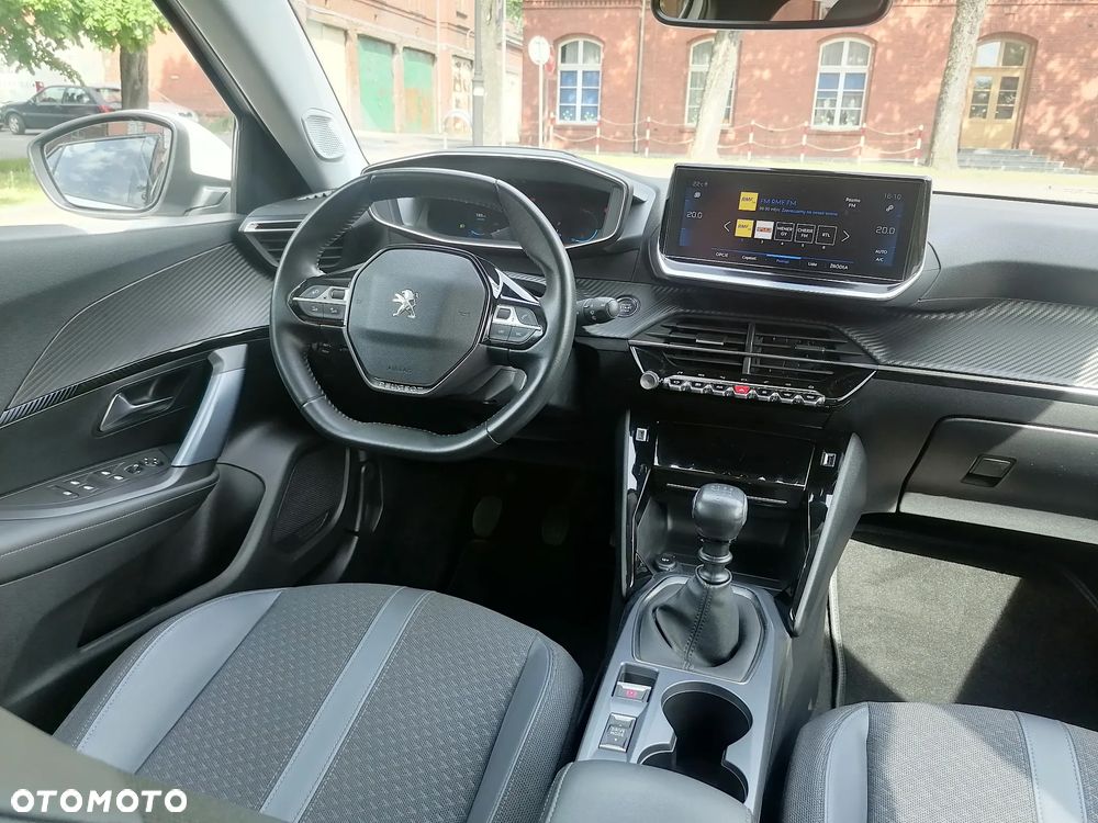 Peugeot 2008 1.5 BlueHDi Allure S&S - 26