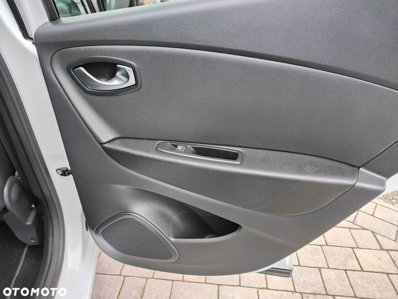 Renault Captur 1.2 Energy TCe S-Edition EDC - 25