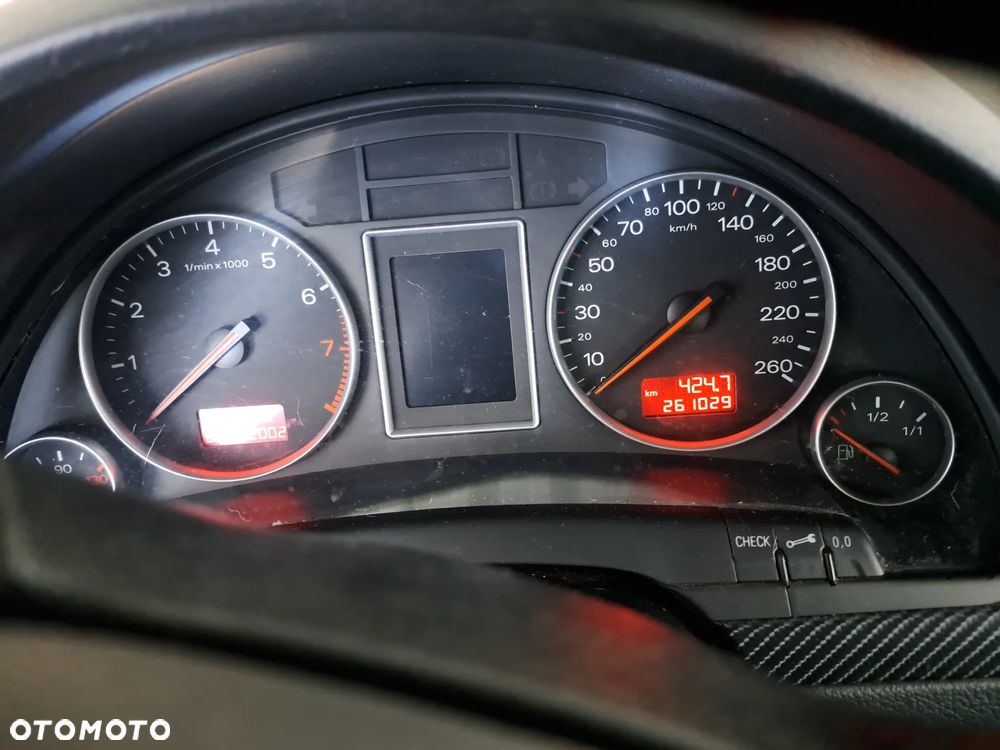 Audi A4 Avant 1.8 T quattro - 8