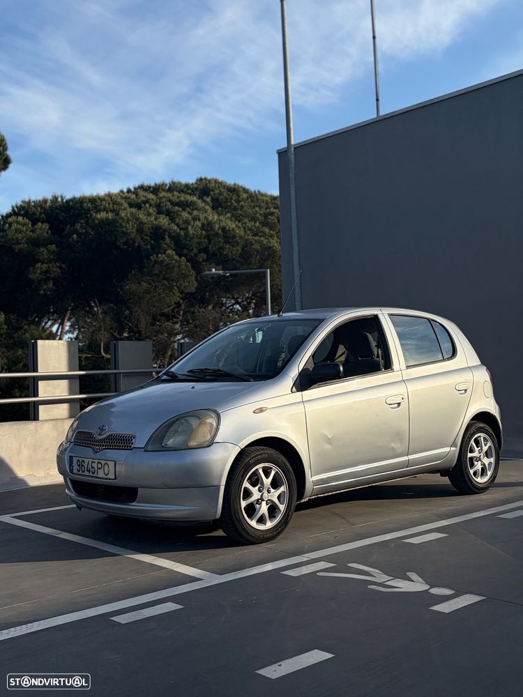 Toyota Yaris 1.0 Base C/Radio - 9