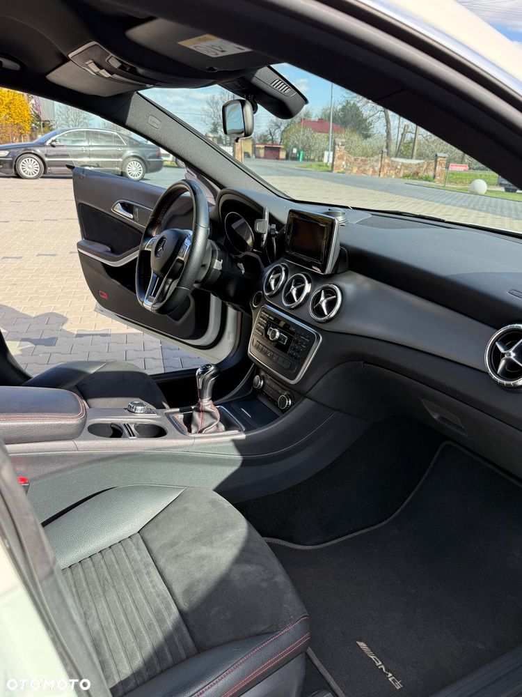 Mercedes-Benz CLA - 20