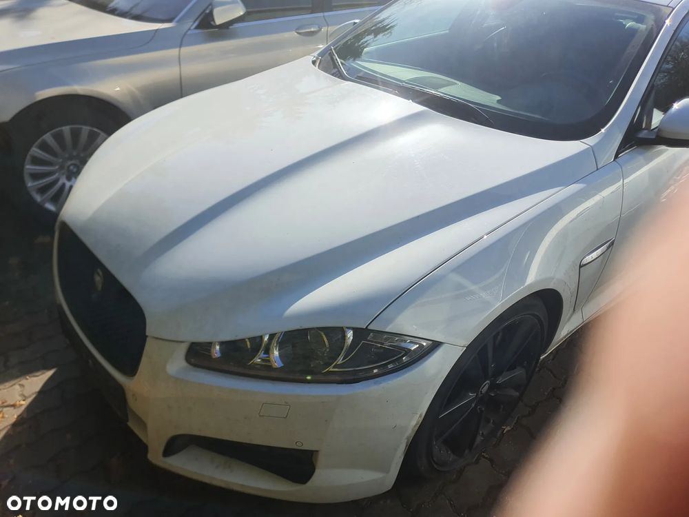 Jaguar XF 3.0 V6 S Portfolio - 6