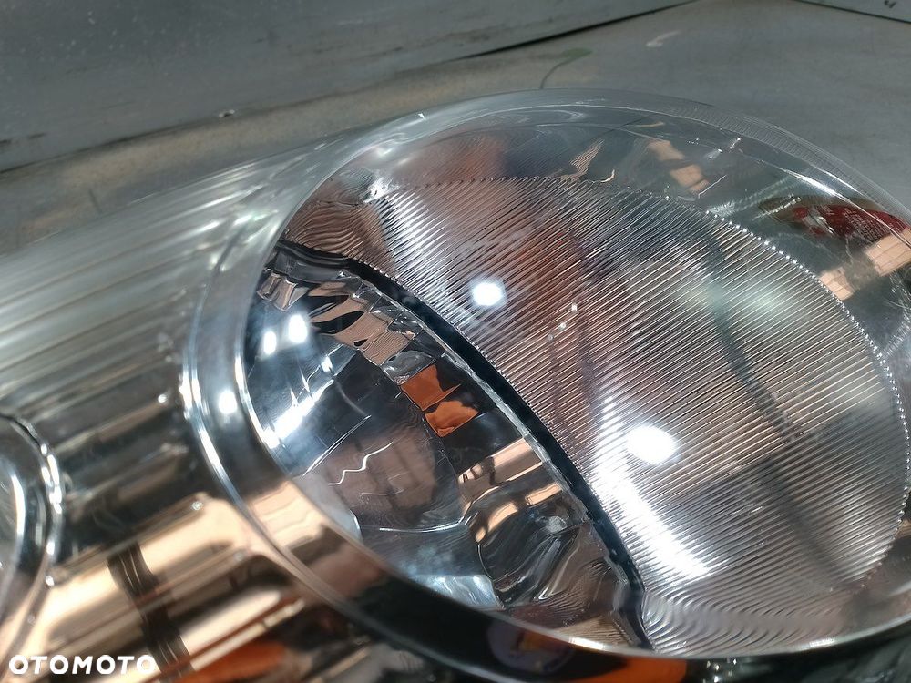 LAMPA PRZÓD PRAWA NISSAN MICRA K12 ( 02-10 ) - 10