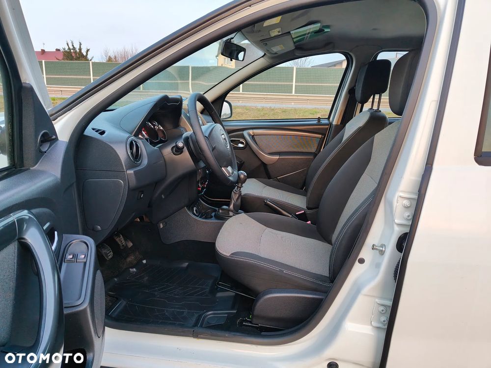 Dacia Duster 1.6 Ambiance 4x4 - 11