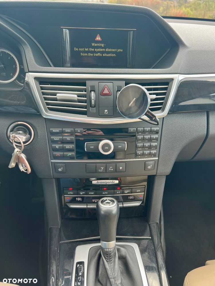 Mercedes-Benz Klasa E 250 CDI 4-Matic BlueEff Avantgarde - 16