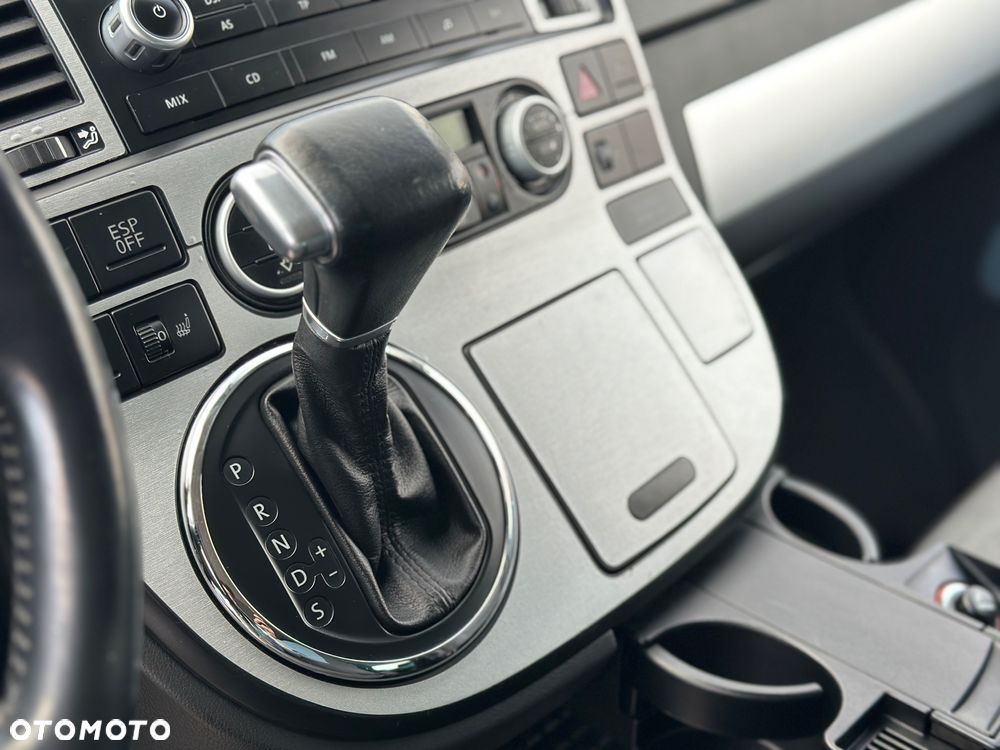 Volkswagen Multivan - 22