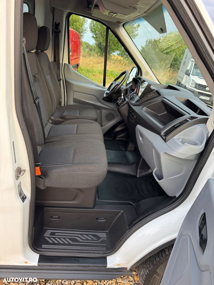 Ford Transit - 12