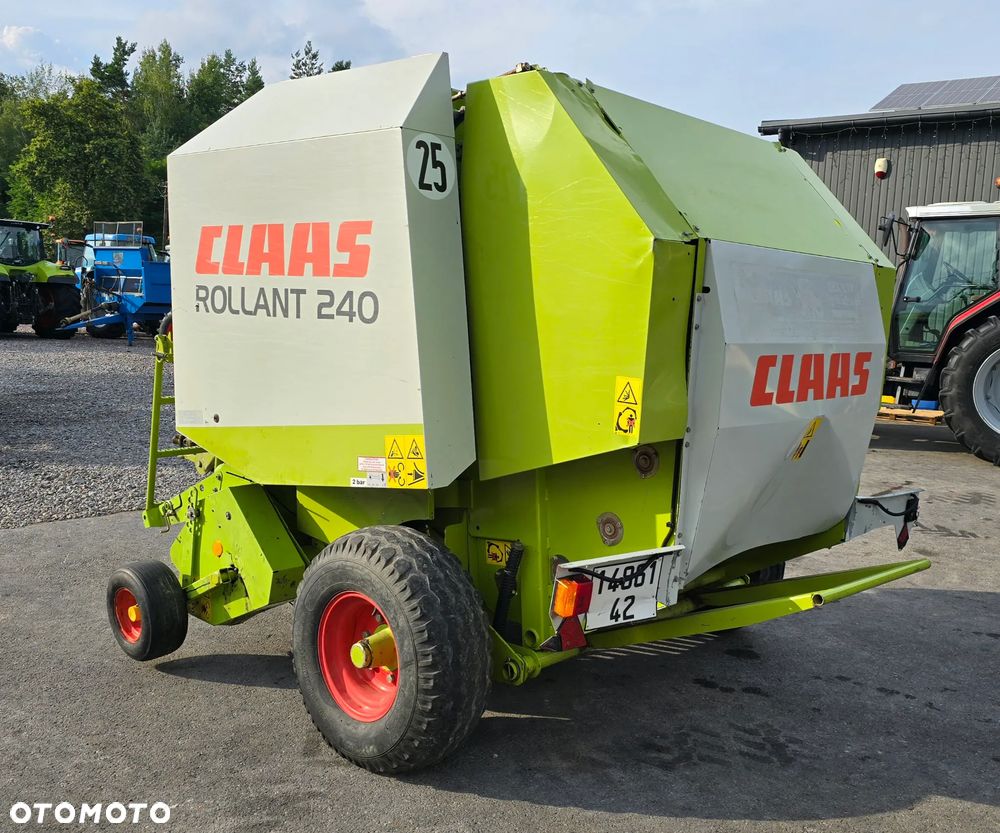 Claas Rollant 240 - 8