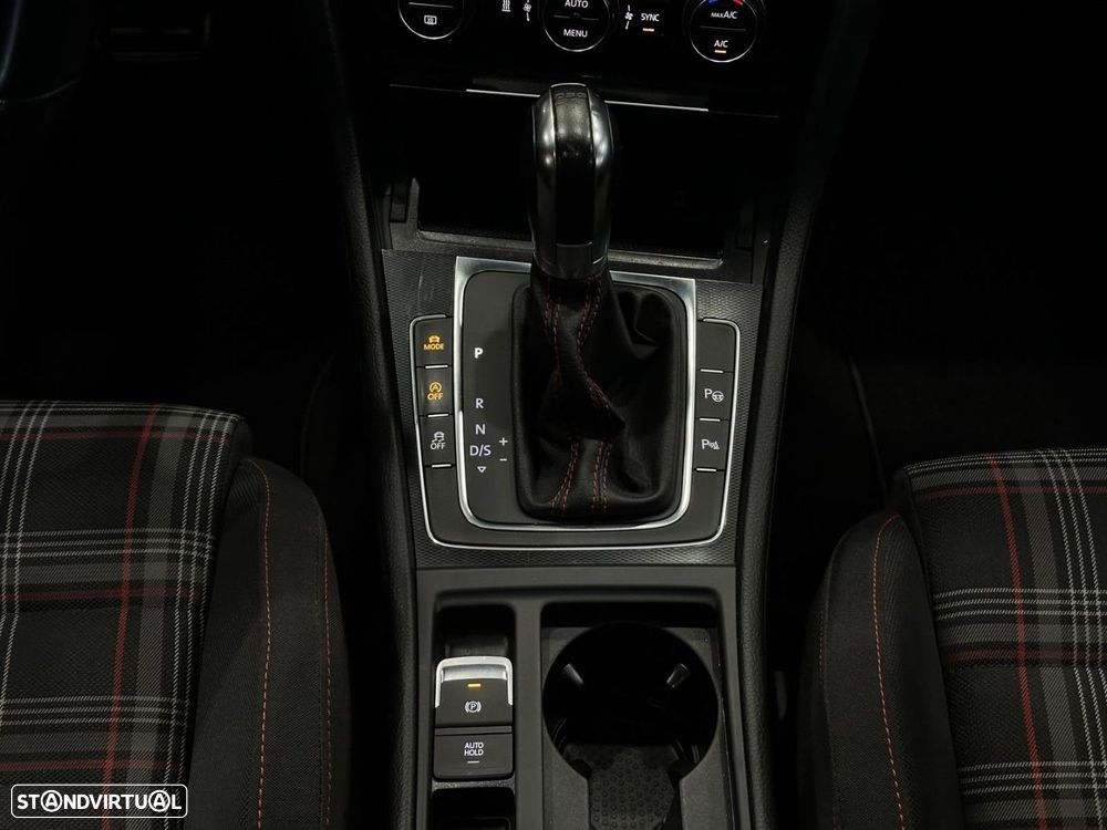 VW Golf 2.0 TSi GTi DSG - 15