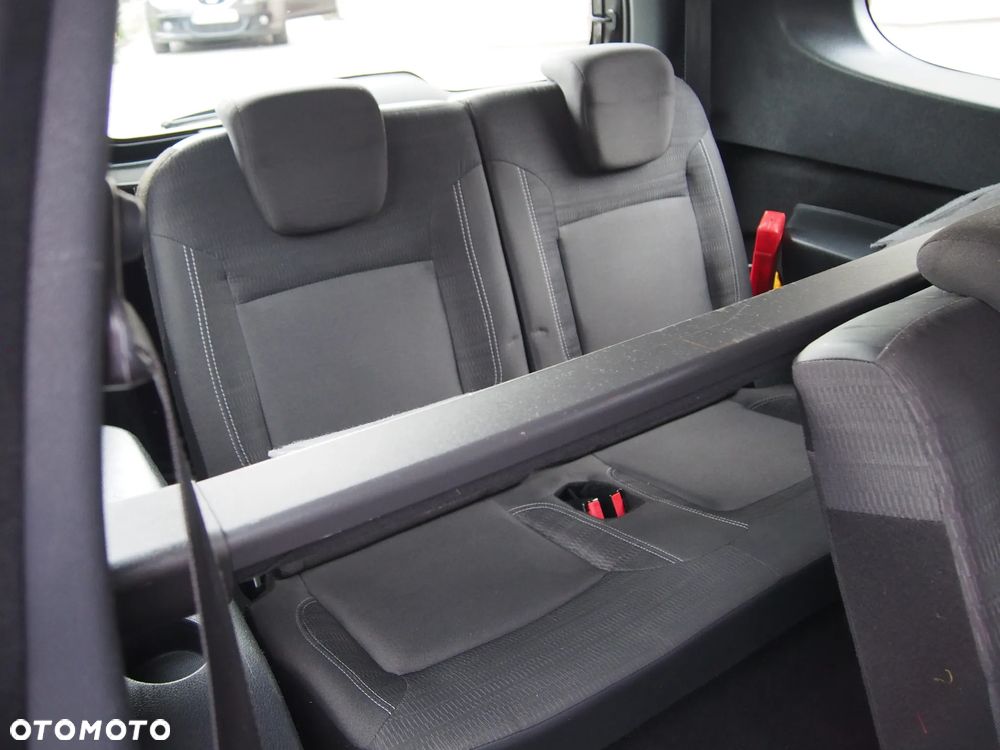 Dacia Lodgy TCe 115 Celebration - 13