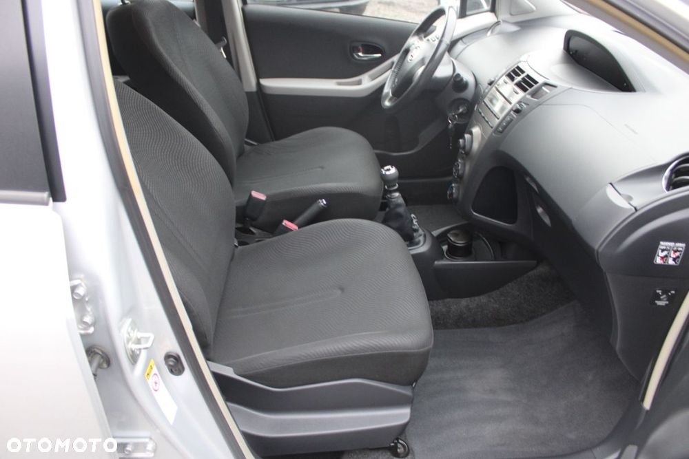 Toyota Yaris - 30