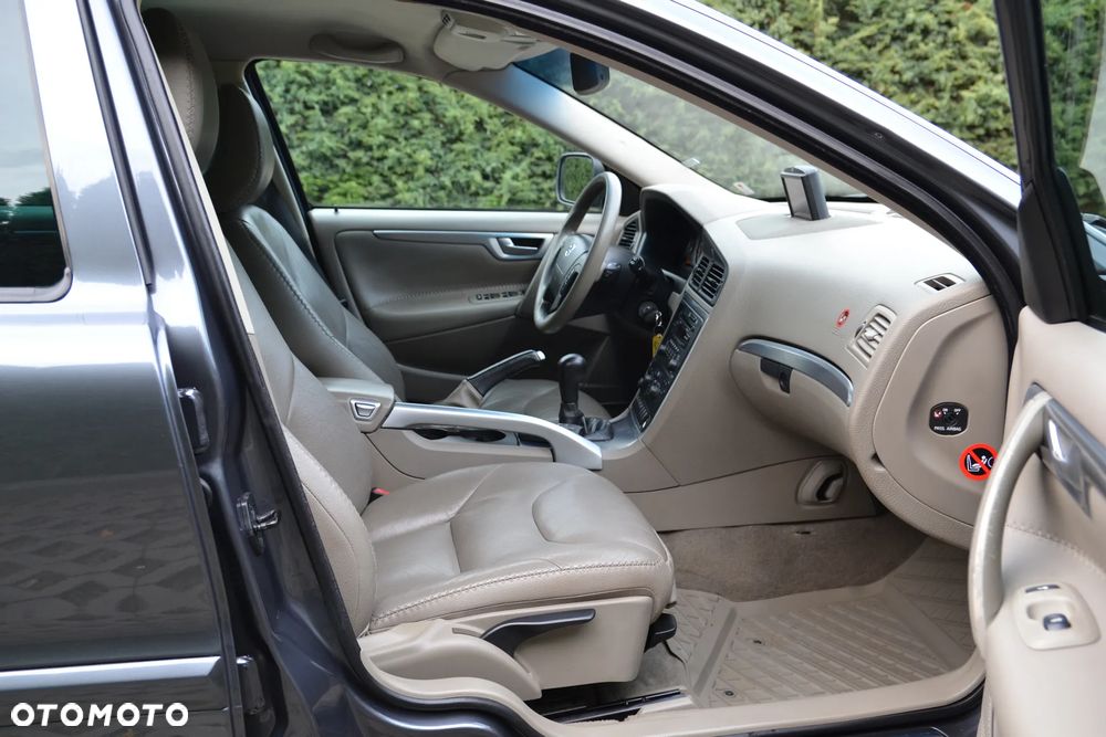 Volvo XC 70 - 22