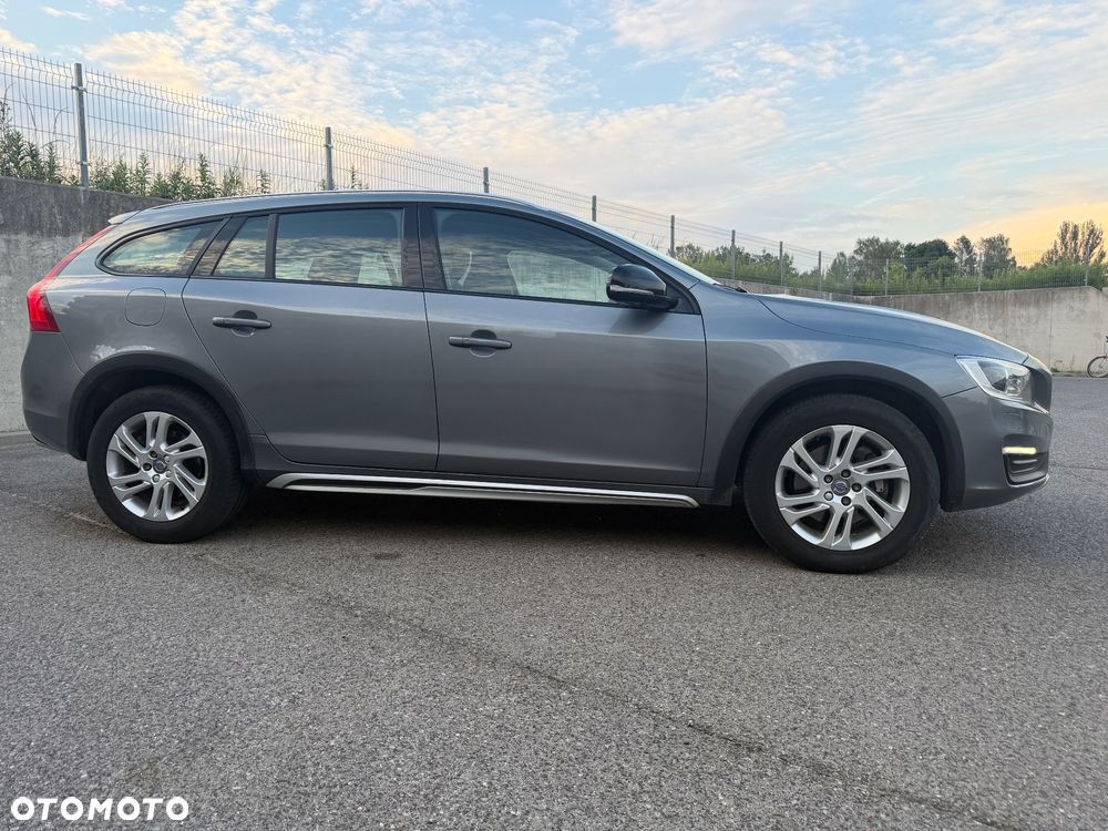 Volvo V60 D4 Geartronic Summum - 3