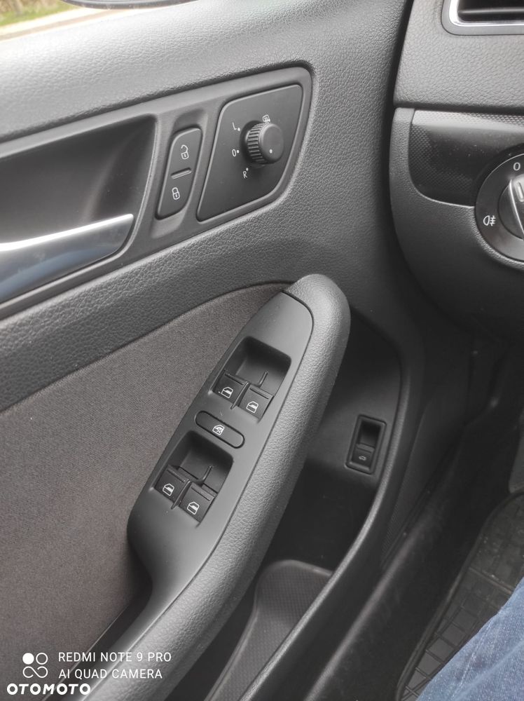 Volkswagen Jetta - 15