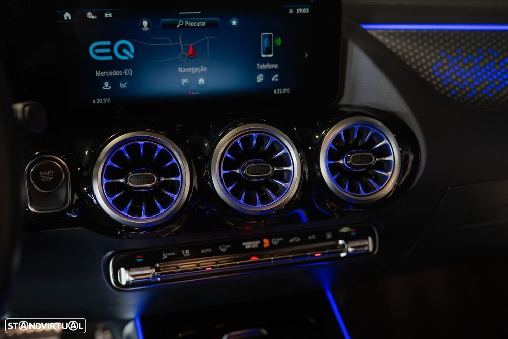 Mercedes-Benz EQA 300 4Matic AMG Line - 55