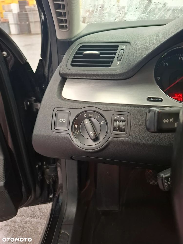 Volkswagen Passat Variant 2.0 TDI Individual - 8