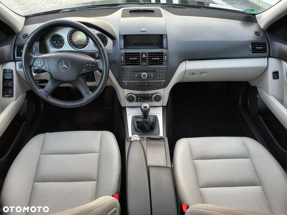 Mercedes-Benz Klasa C 180 Kompressor BlueEFFICIENCY Avantgarde - 7