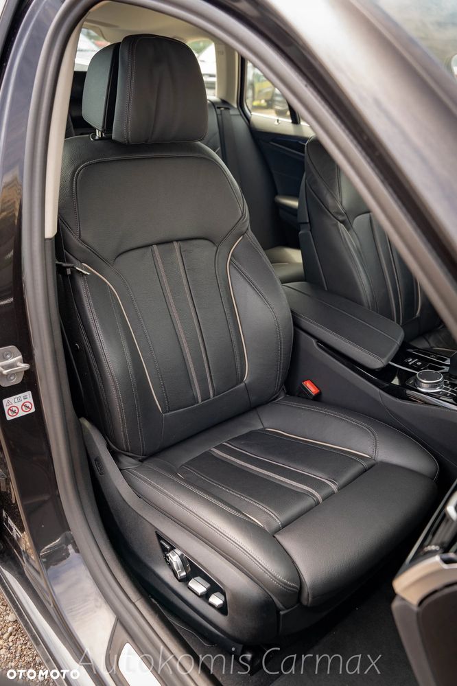 BMW Seria 5 530i xDrive Luxury Line - 22