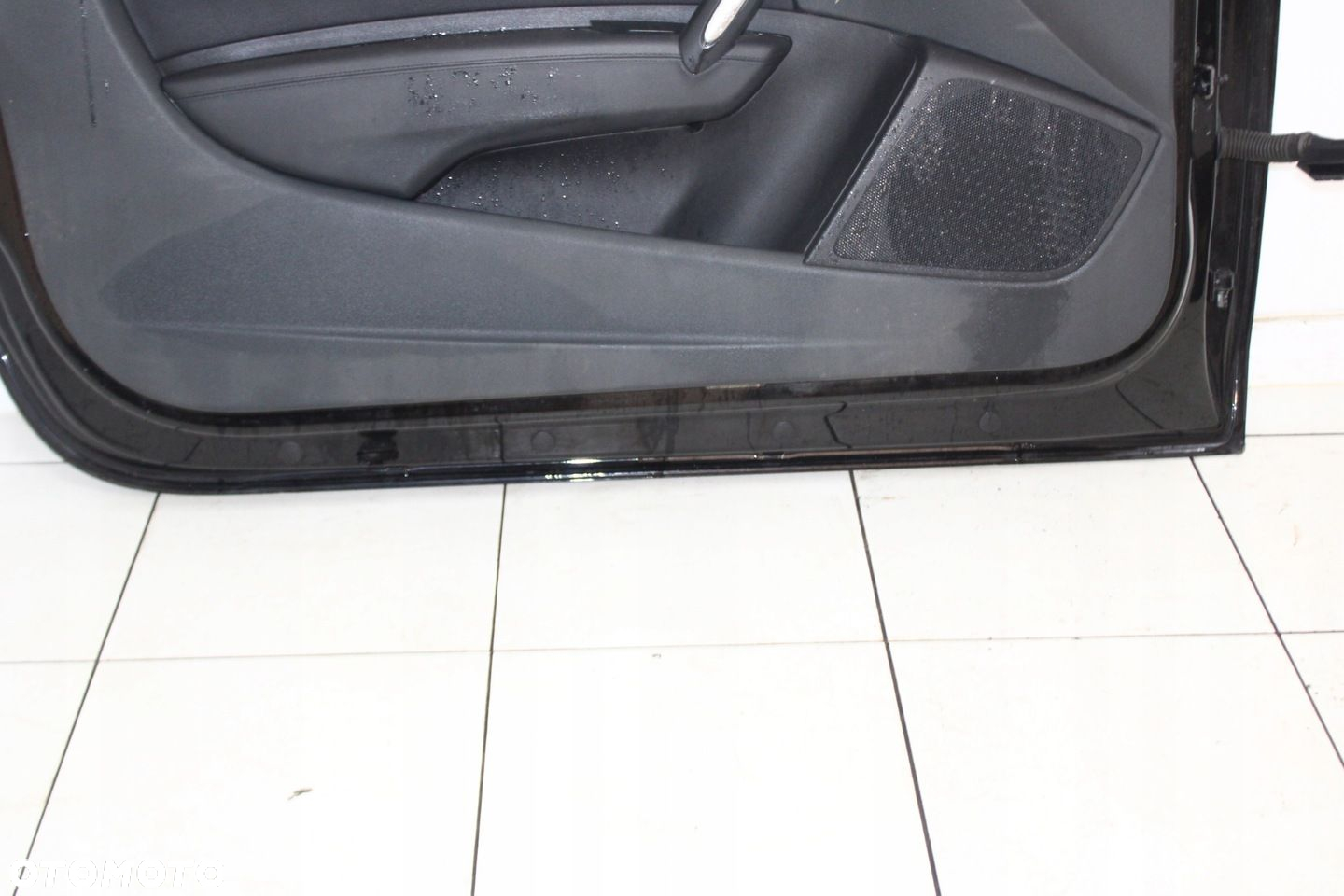 AUDI A1 I 8X 3D 2010R- DRZWI LEWY PRZÓD LEWE PRZEDNIE LY9B - KOD LAKIERU - 8