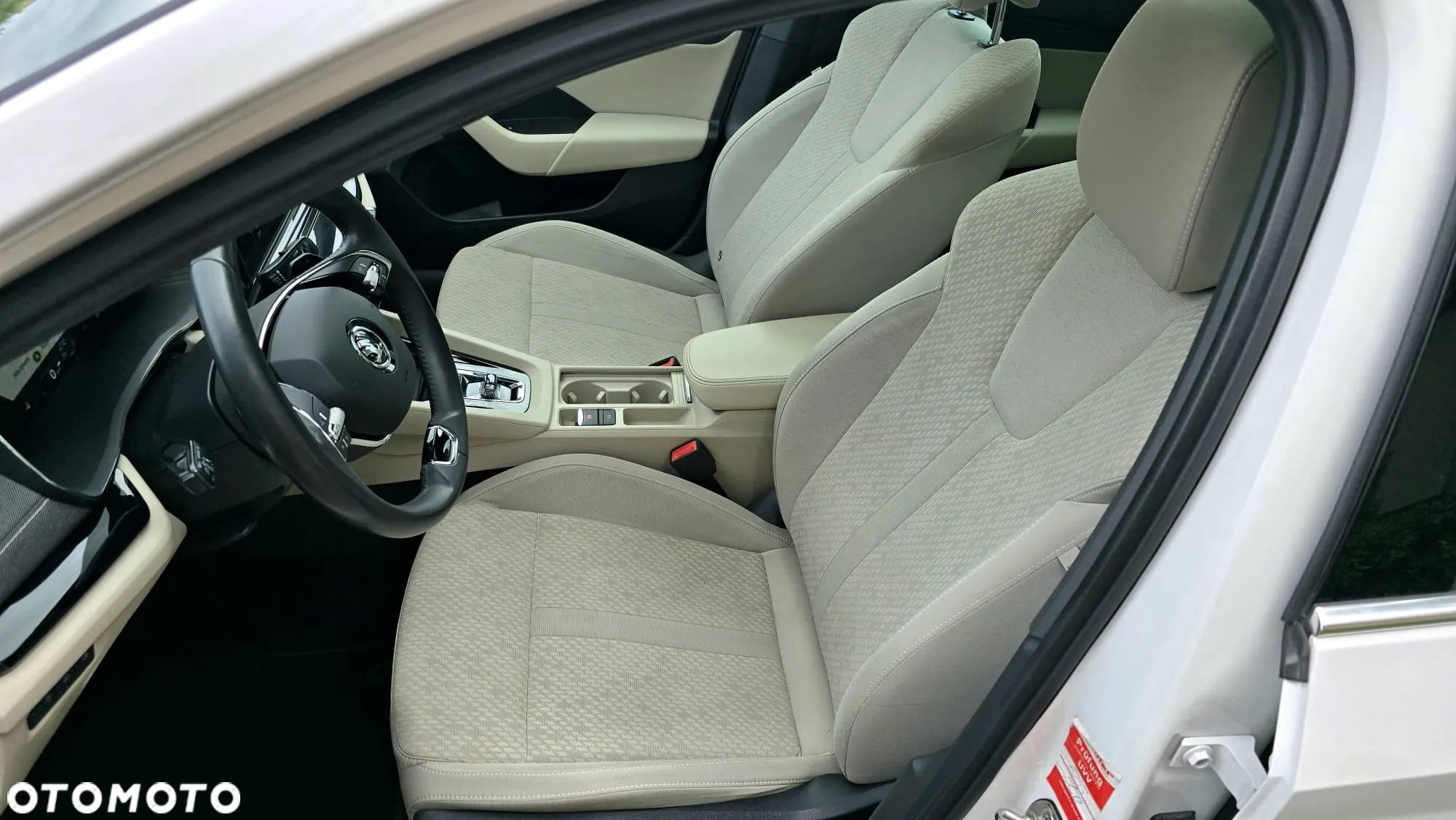 Skoda Octavia Combi 2.0 TDI DSG First Edition - 19