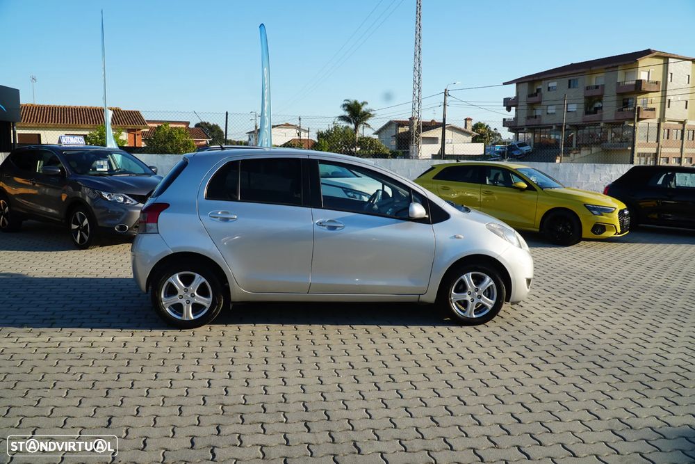 Toyota Yaris 1.0 VVT-i AC Manual - 8