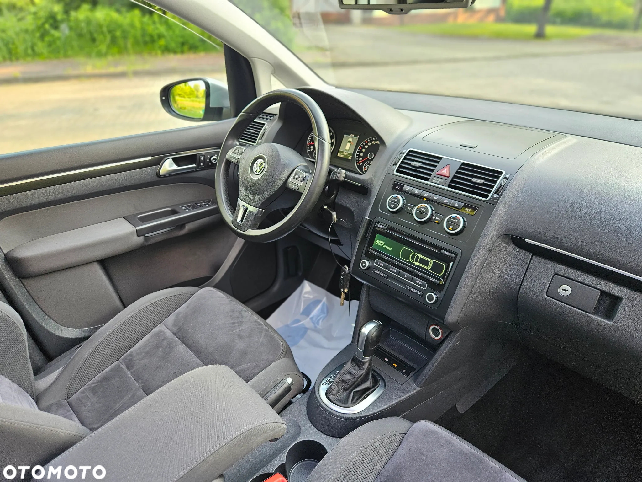 Volkswagen Touran 1.4 TSI Cross DSG - 33
