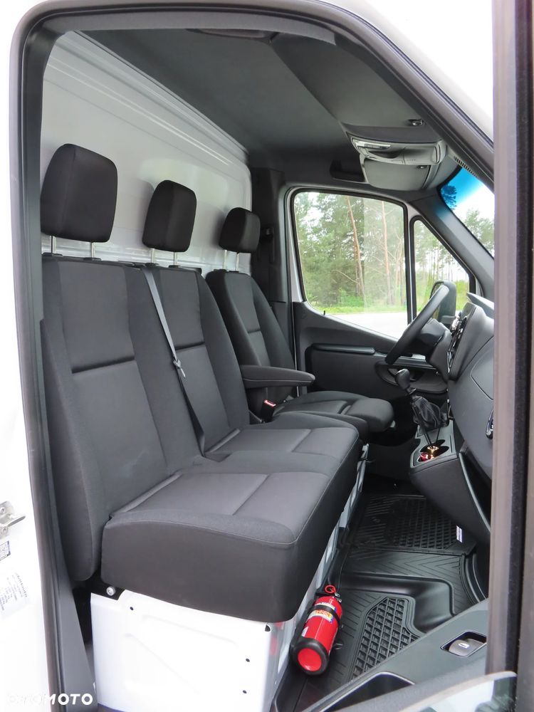 Mercedes-Benz Sprinter 519 CDI 190 KM Firana + Winda Załadowcza 1000 Kg Udźwig Skrzynia 4269 mm Długa 8.E.Palet Rozstaw Osi 4325 mm DMC 3500 Kg Ładowność 763 Kg WZMACNIANY Stan Jak NOWY Gotowy Dostępny OKAZJA - 31
