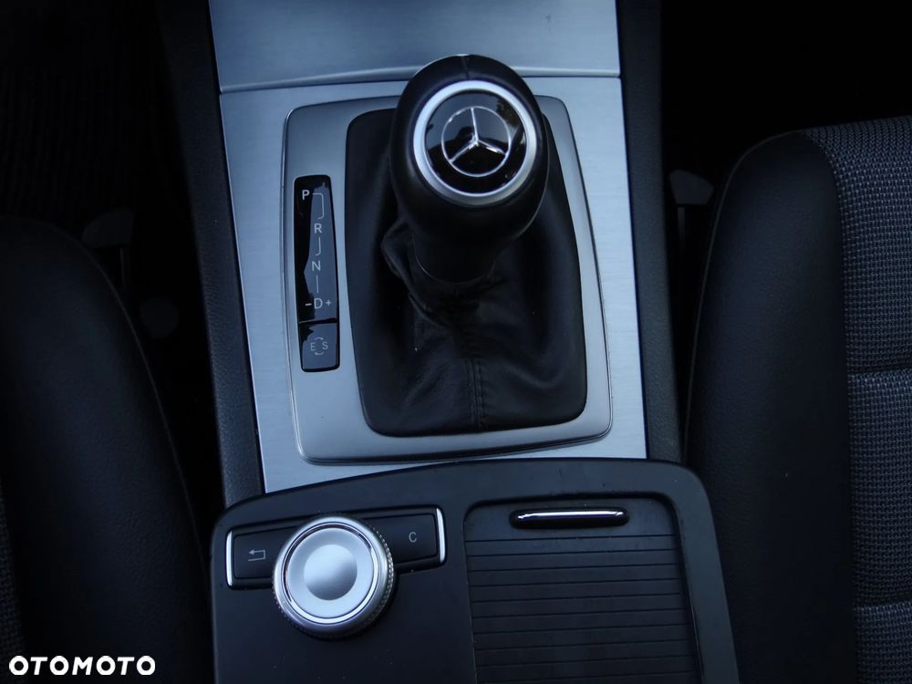 Mercedes-Benz Klasa C 180 BlueEFFICIENCY 7G-TRONIC Avantgarde - 36
