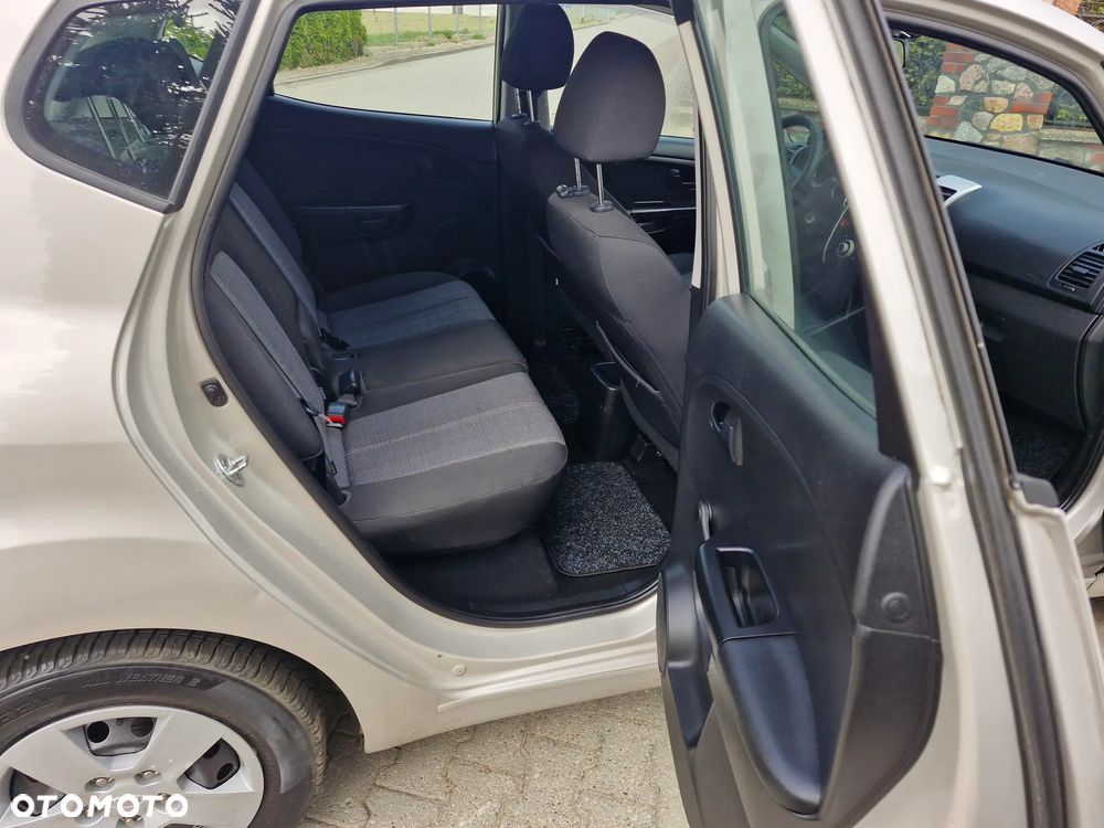Kia Venga 1.4 CVVT Vision - 29