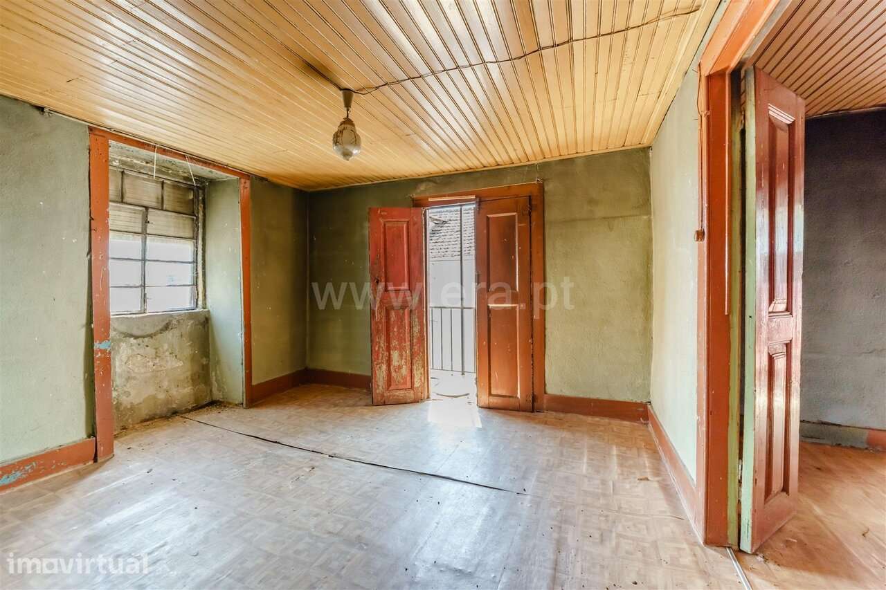 Prédio T4 / Covilhã, Erada - Grande imagem: 2/20