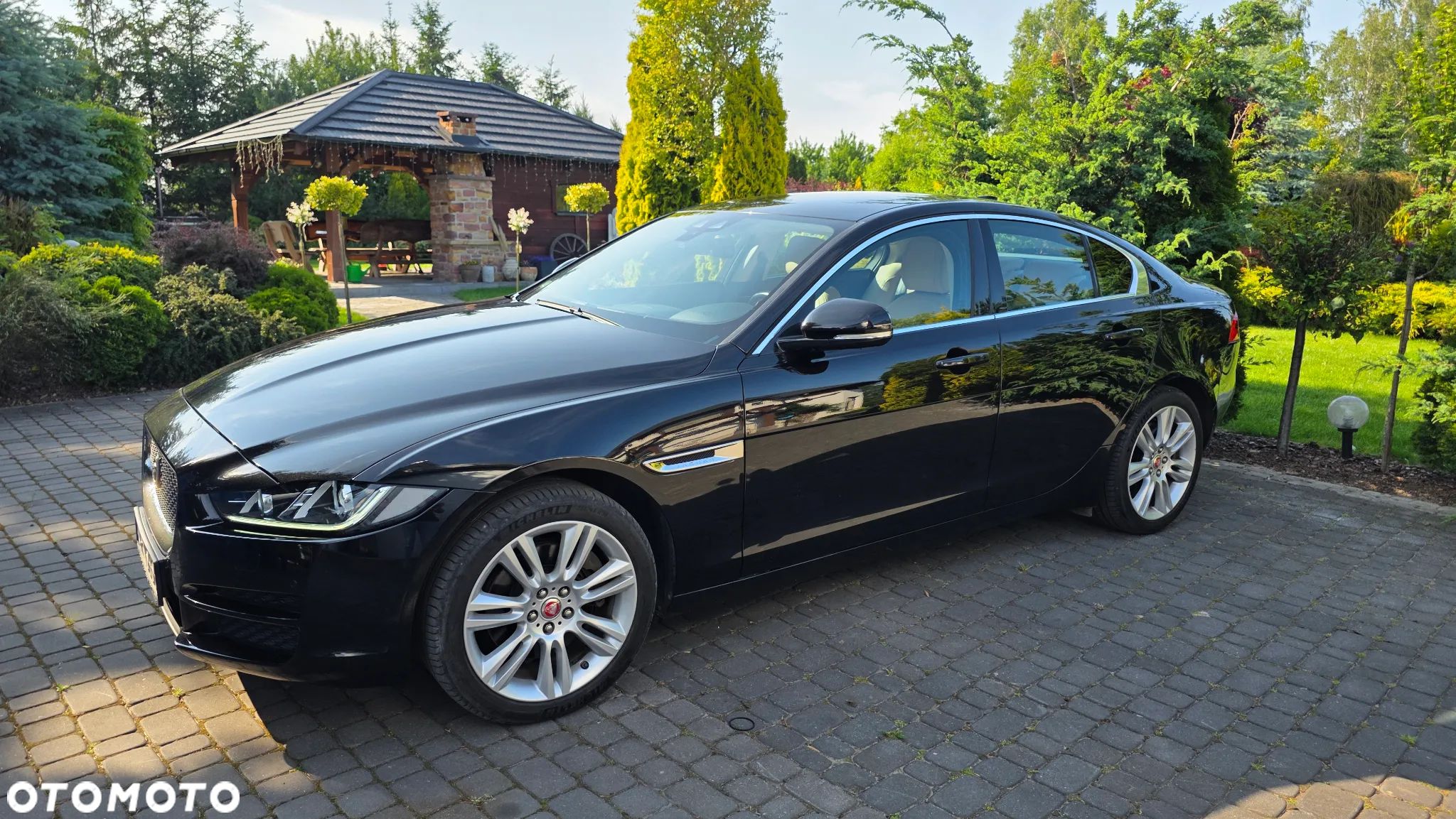 Jaguar XE 2.0 D AWD Prestige - 1