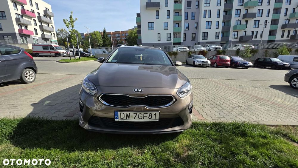 Kia Ceed - 8