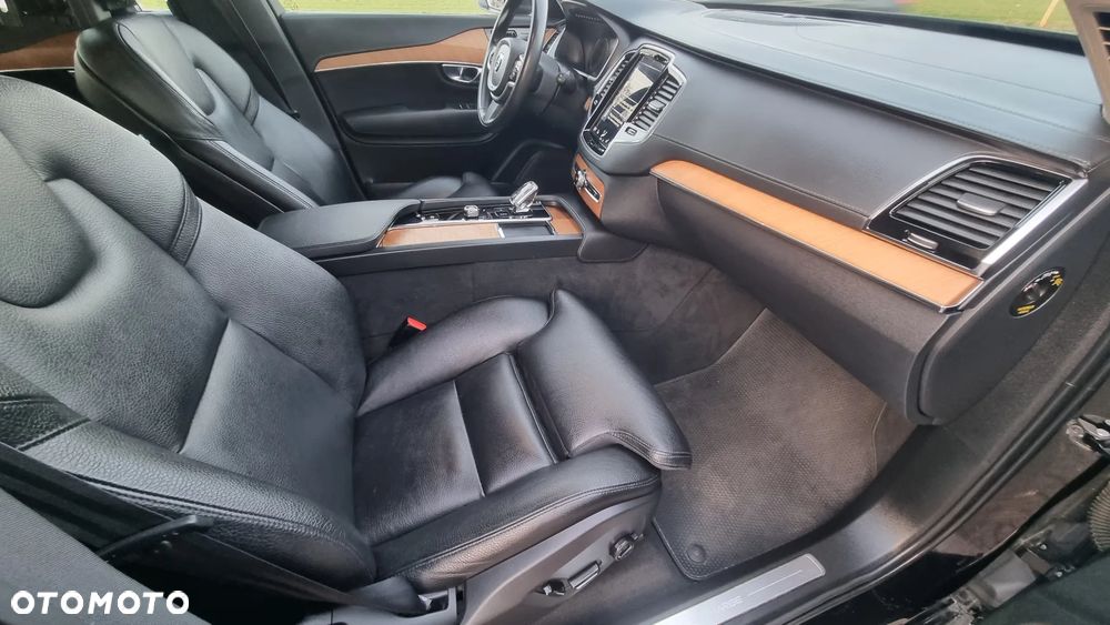 Volvo XC 90 - 13