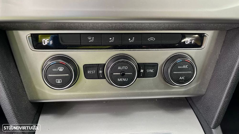 VW Passat Variant 2.0 TDI Confortline DSG - 13