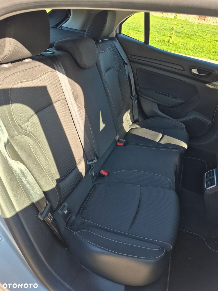 Renault Megane TCe 115 GPF ZEN - 27