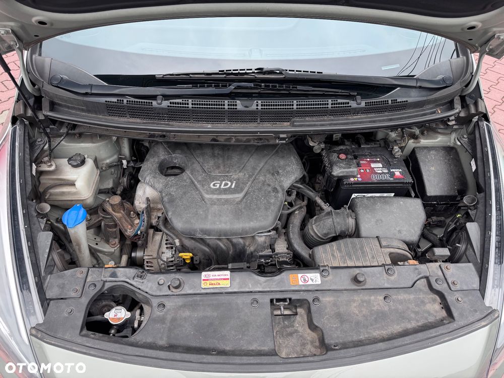 Kia Carens 1.6 GDI M - 36