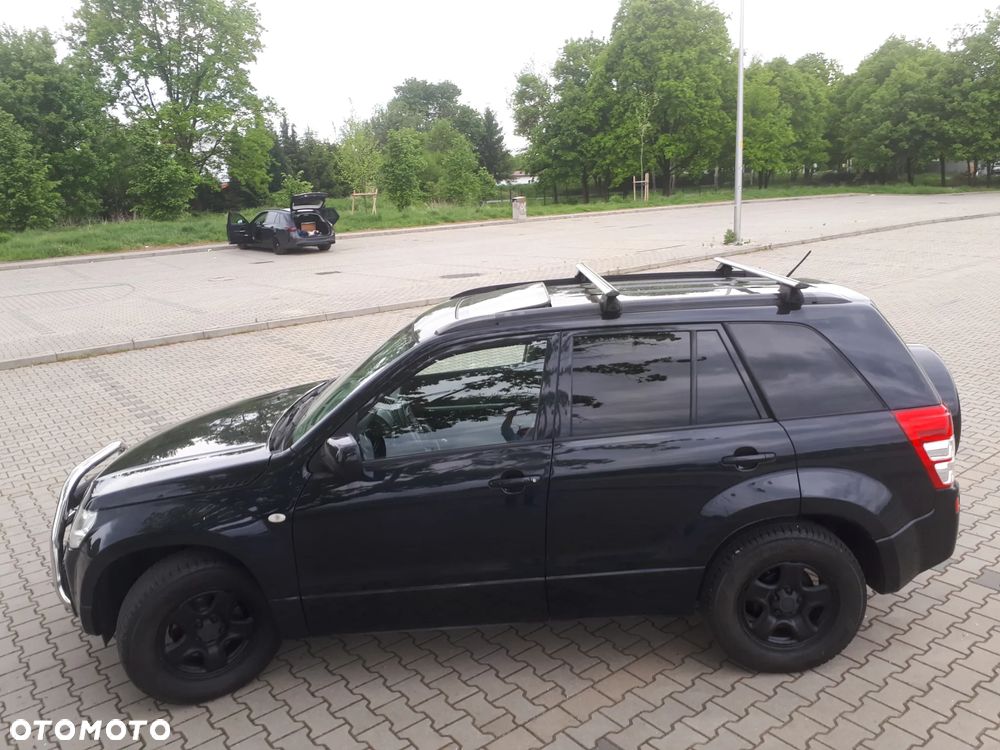 Suzuki Grand Vitara 2.0 Club Family - 13