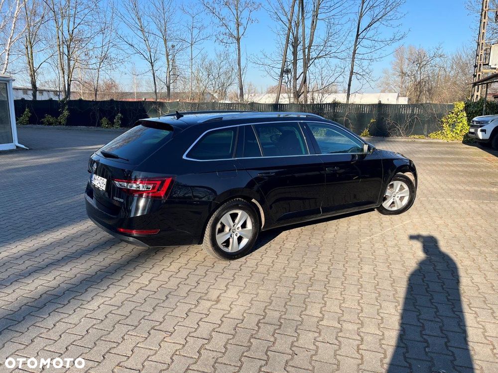 Skoda Superb 2.0 TDI Ambition DSG - 4